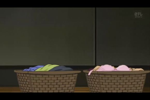 色胚<em>柯南</em>四处看找线索看到了<em>胸罩</em>,然后马上看